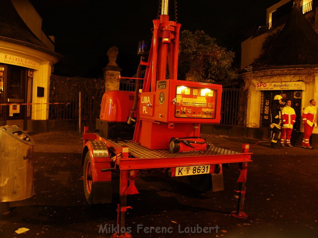 Sturm 3 Geruest droht auf die Strasse zu stuerzen Koeln Kalk Kalker Hauptstr   P212.JPG